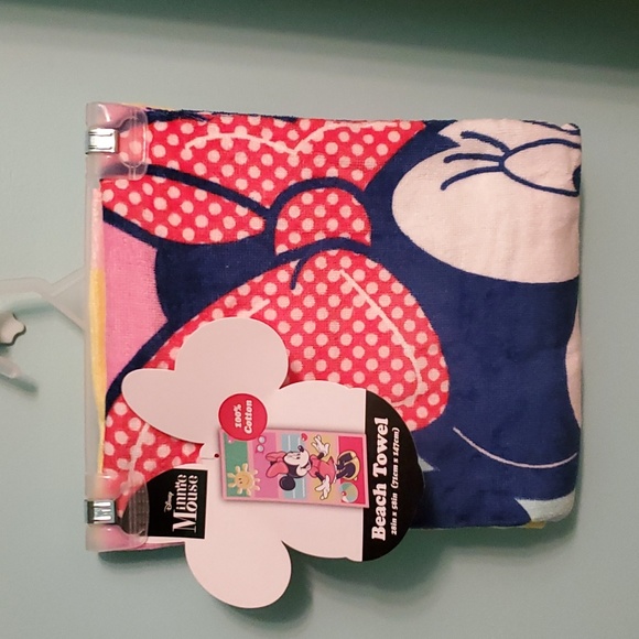 Disney Minnie Mouse Beach Towel - Picture 1 of 8